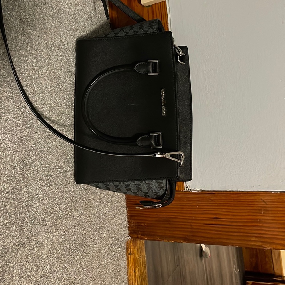 Purse - Picture 2 of 2